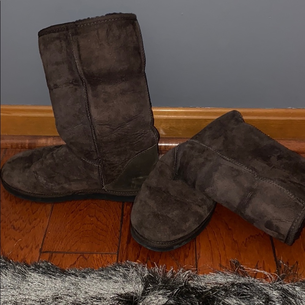 Dark Brown Uggs!